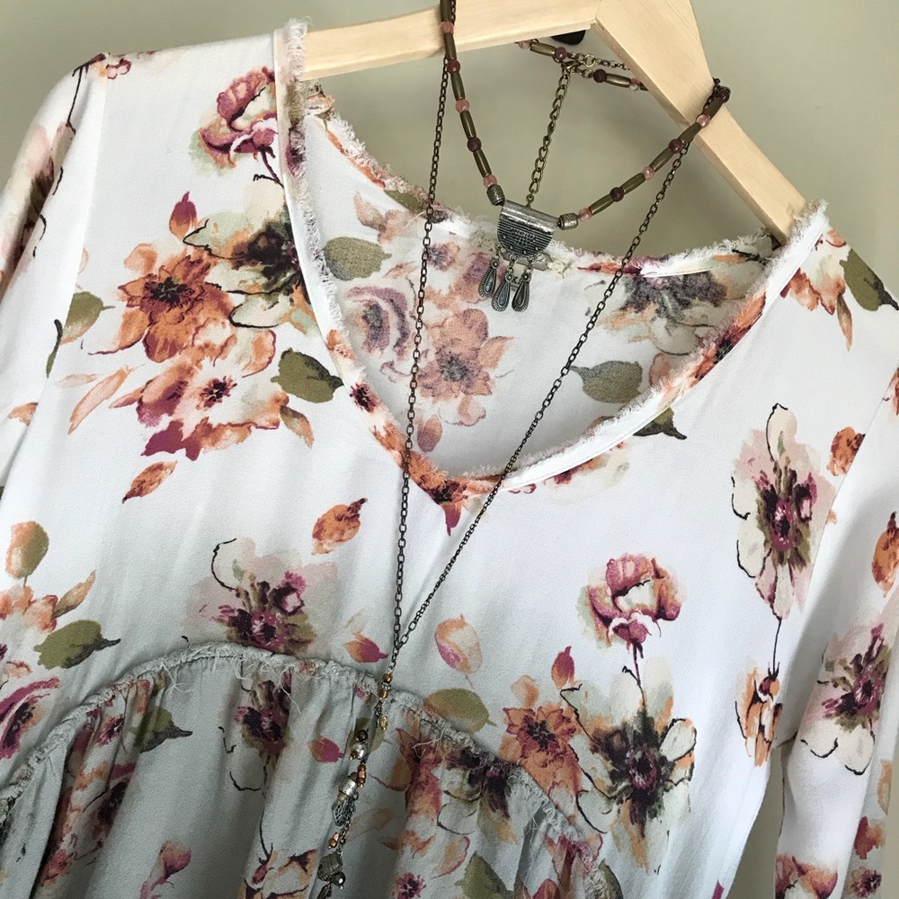 Sold Gimmicks Bke Floral Hi low Tunic Blouse - Picture 2 of 8